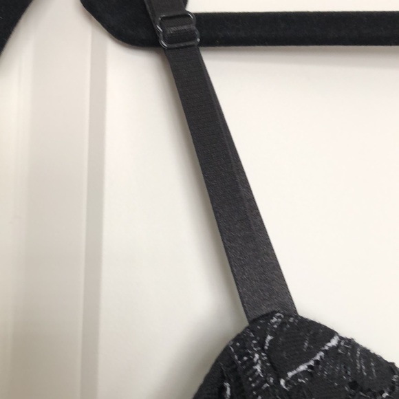 #114 GUESS [14] Fit/Flare lace dress - Picture 4 of 13